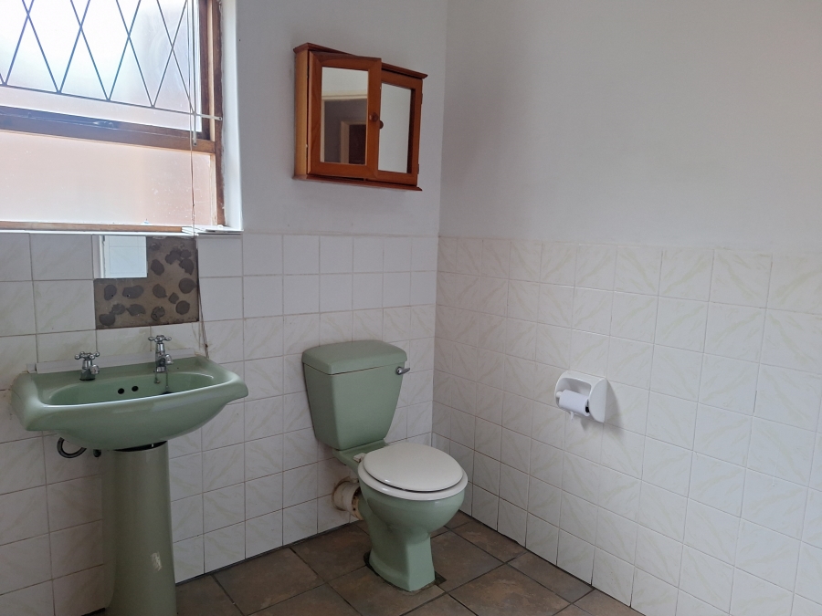 To Let 4 Bedroom Property for Rent in Strelitzia Park Eastern Cape